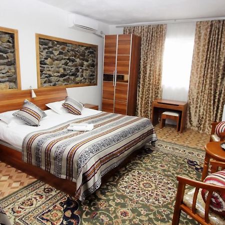 Lal Hotel Khorog 外观 照片